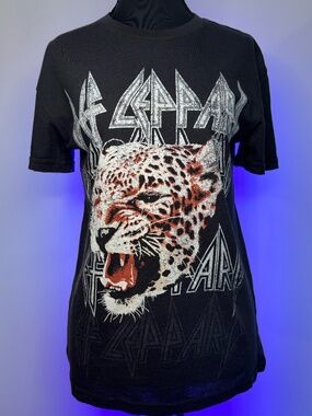 Def Leppard Graphic Band Tee XS Black Leopard Rock Shirt